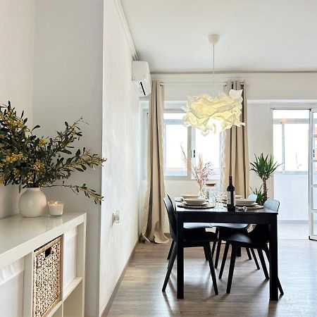 Your Sunny & Spacious Portview Home バレンシア エクステリア 写真
