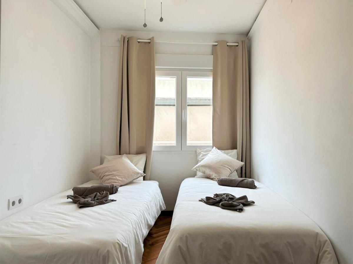 Your Sunny & Spacious Portview Home バレンシア エクステリア 写真